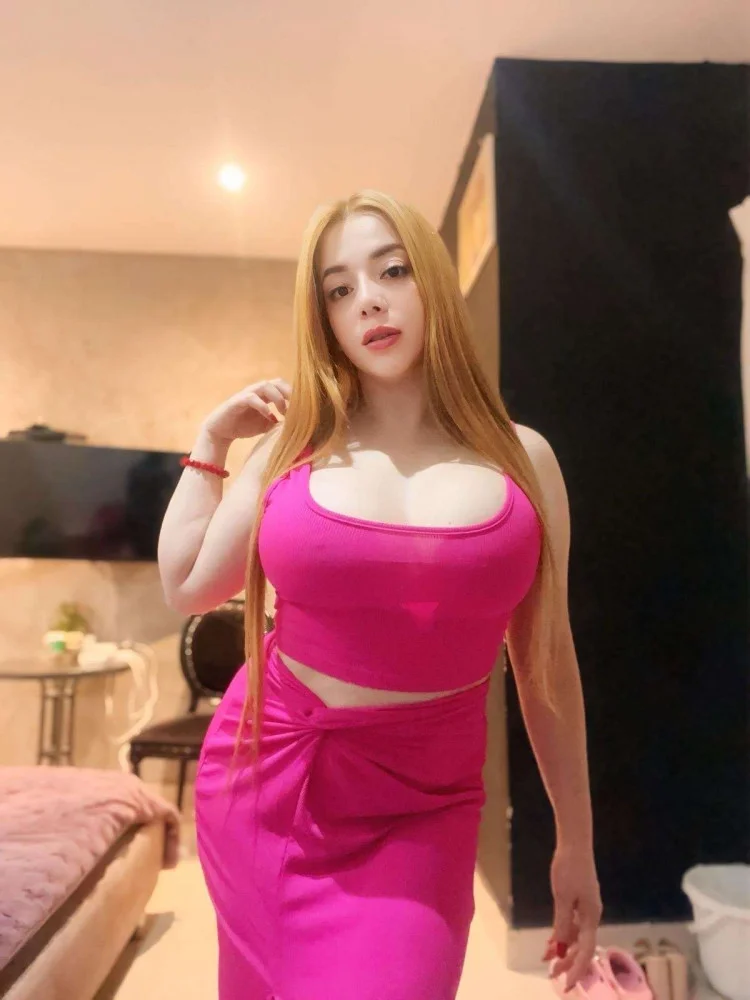 Pooja darling available to make your good time on bed